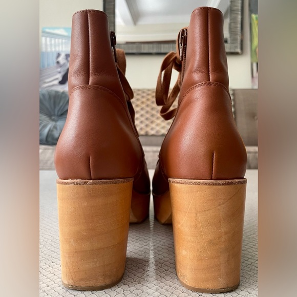 TODAY ONLY✨🤎 CHARLOTTE STONE LUGGAGE BROWN LINDY CLOG BOOT W/DUSTBAG 🤎 - Picture 6 of 13